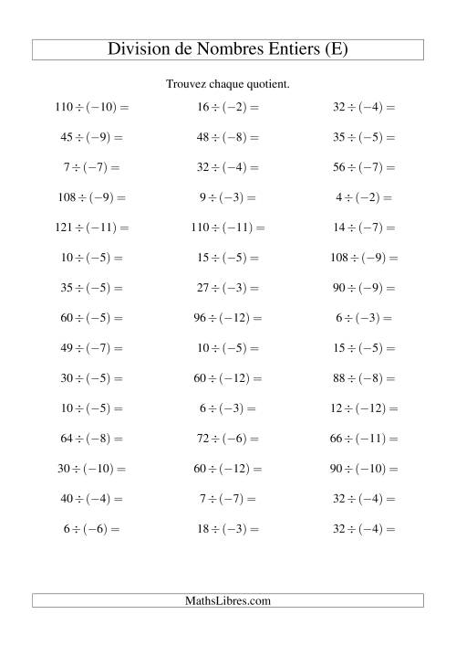 Division de nombres entiers -- Positif divisé par négatif (45 par page) (E)