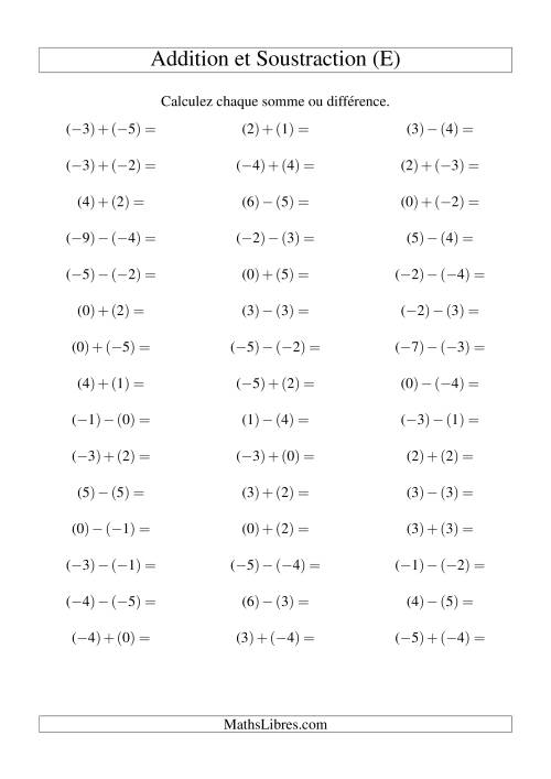Addition et soustraction de nombres entiers avec parenthèses autour de chaque entier (-5 à 5) (45 par page) (E)