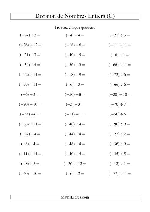 Division de nombres entiers -- Négatif divisé par positif (45 par page) (C)