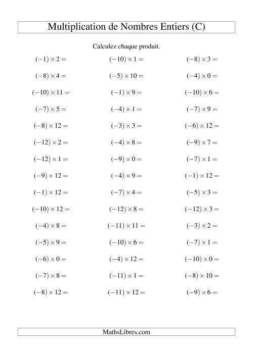 Multiplication de nombres entiers -- Négatif multiplié par positif (45 par page) (C)