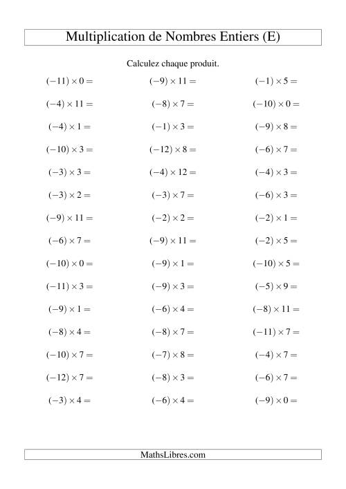 Multiplication de nombres entiers -- Négatif multiplié par positif (45 par page) (E)