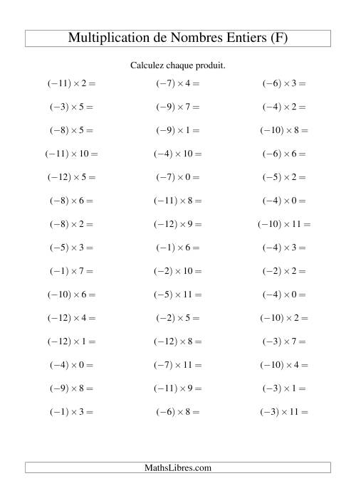 Multiplication de nombres entiers -- Négatif multiplié par positif (45 par page) (F)